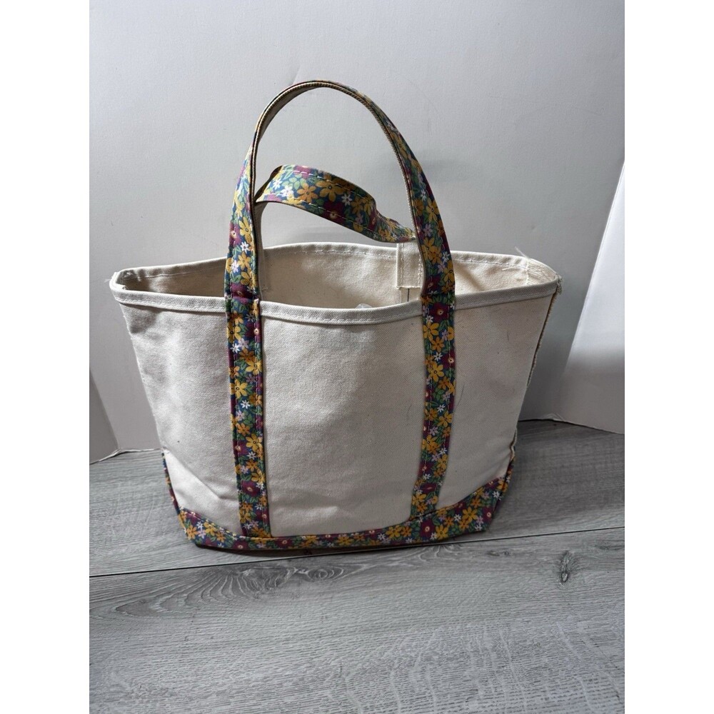 Vintage L.L. Bean Medium Boat and Tote Whimsical Floral Trim